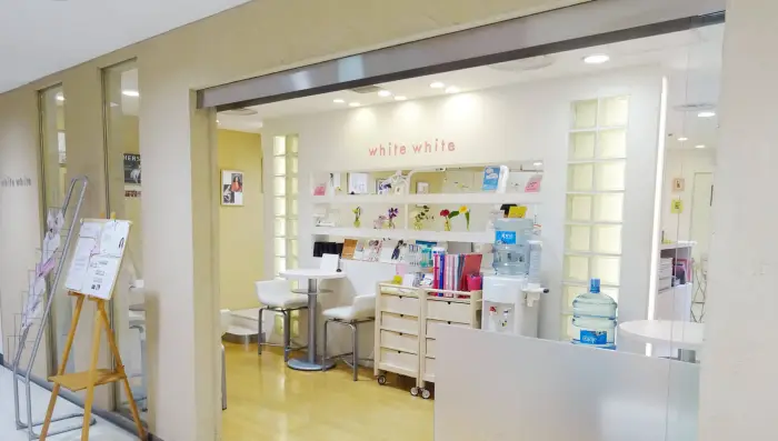 ホワイトホワイトルミネ新宿店