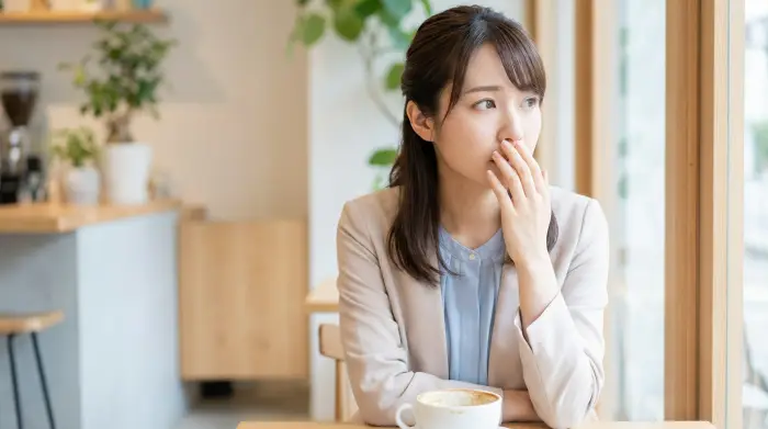 なぜ私たちは歯並びで悩むのか?「モテない」の不安と向き合う